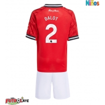Camiseta Manchester United Diogo Dalot #2 Primera Equipación para niños 2025-26 manga corta (+ pantalones cortos)